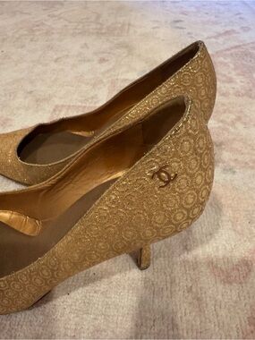 CHANEL Gold Embossed Mid-Heel Pumps